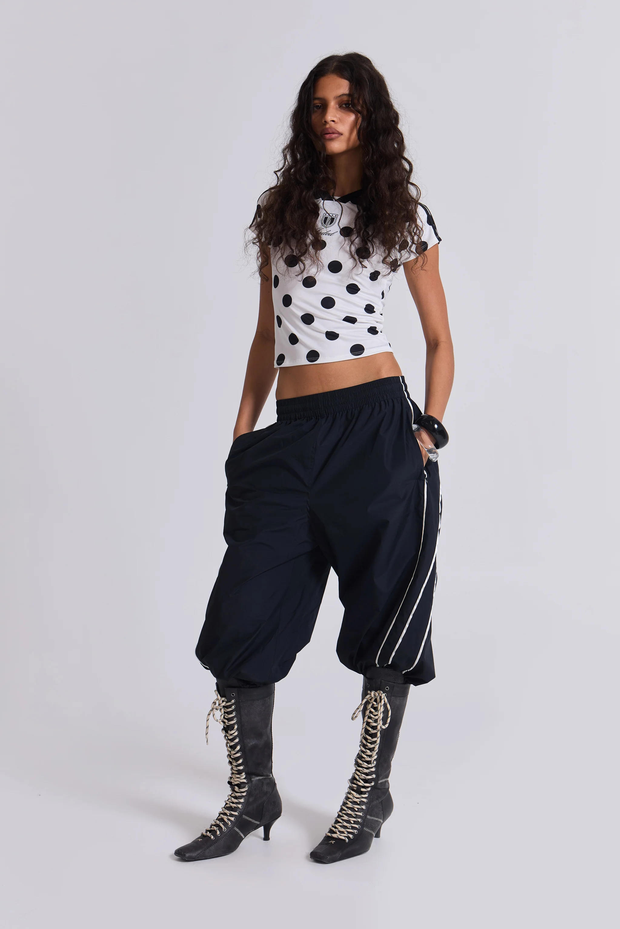 Black Vapor 3/4 Shorts - Image 4