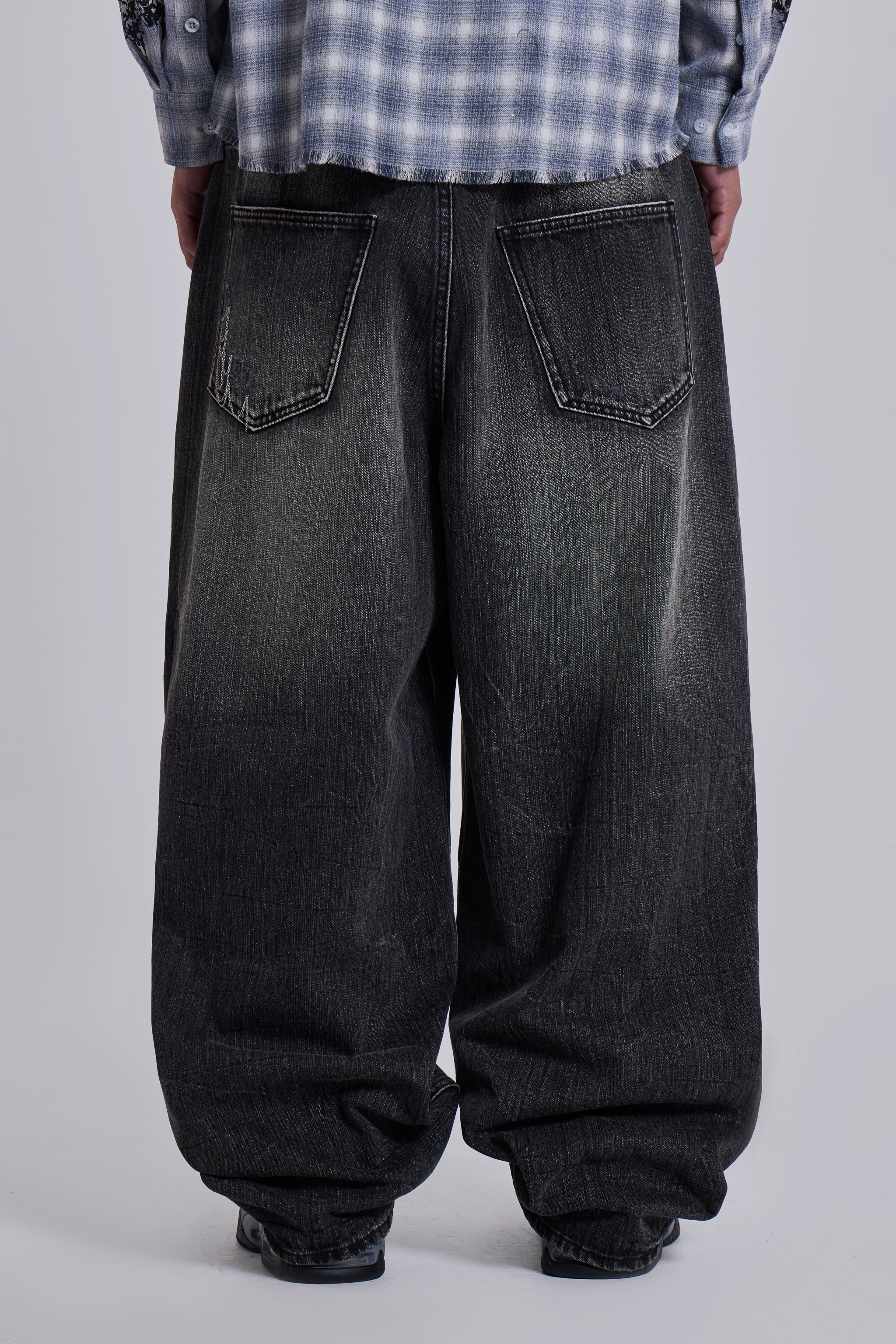 Chain Distressed XL Colossus Jeans - Image 4