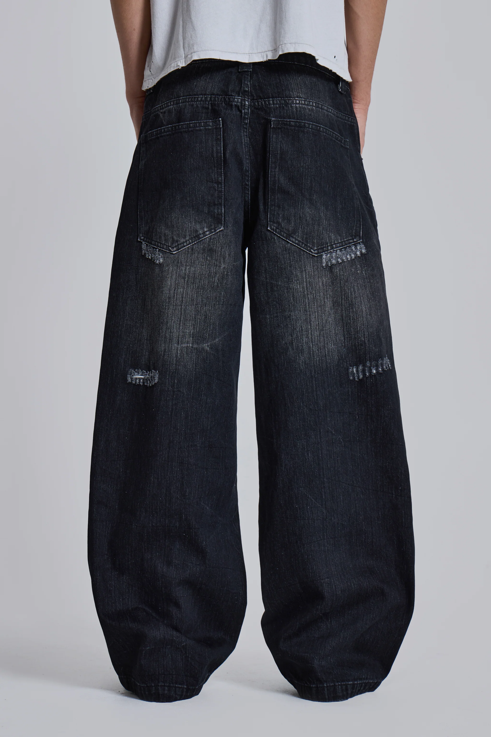 Chastete Colossus Jeans - Image 4