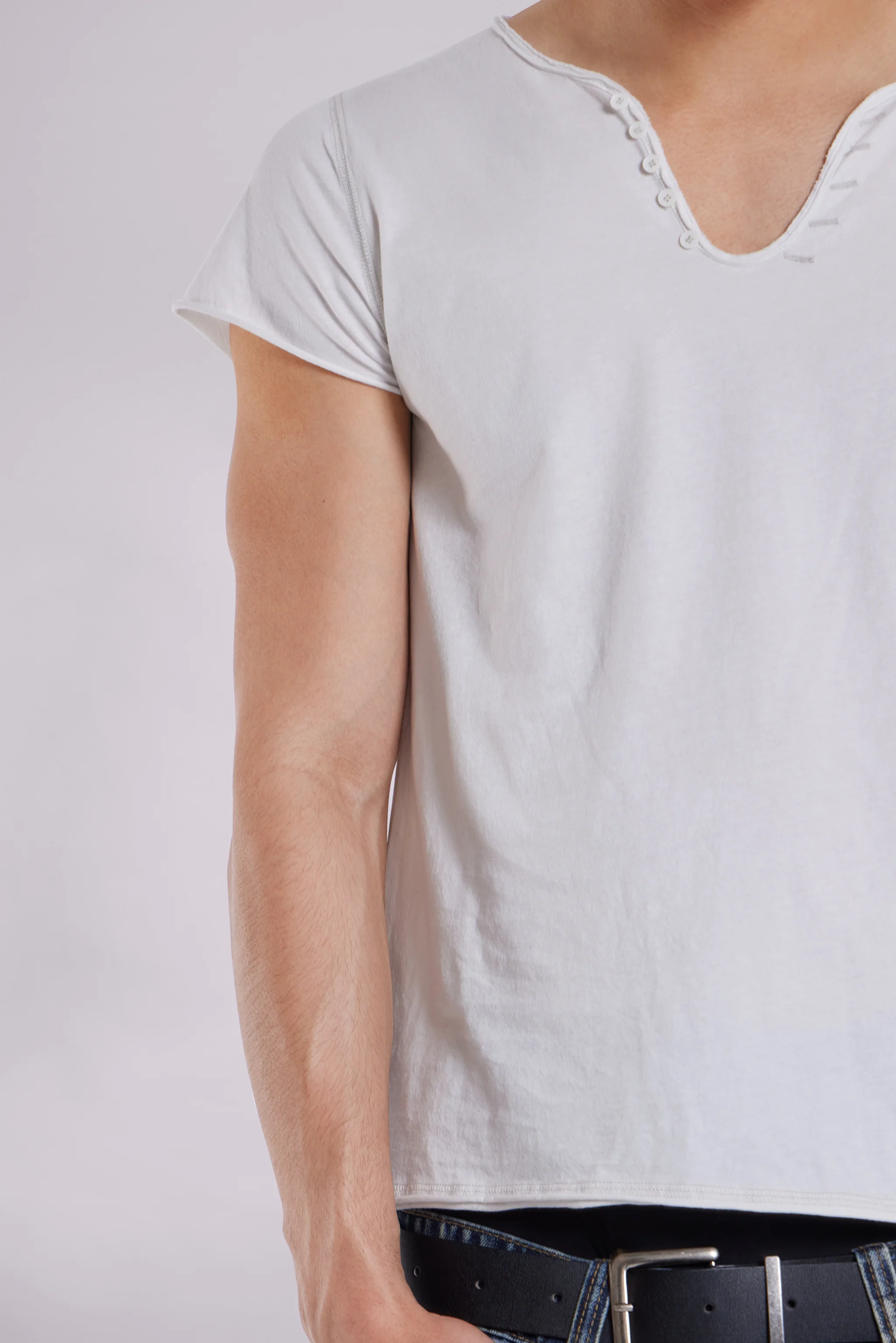 Kerri Henley T-Shirt in White - Image 4